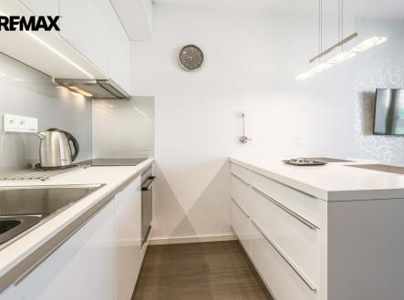Pronájem bytu, 2+kk, 33 m²