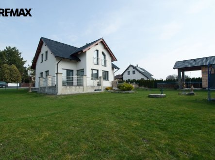 Prodej rodinného domu 177m² se zahradním domkem a pozemkem 1201m²