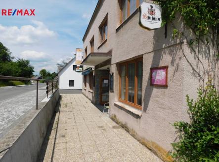 Pronájem - restaurace, 220 m²