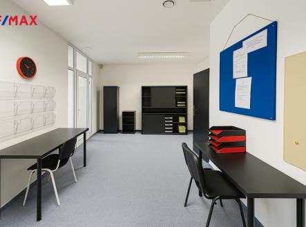 Pronájem - kanceláře, 87 m²