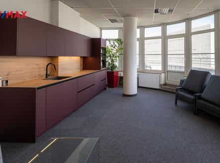 Pronájem - kanceláře, 160 m²