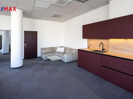 Pronájem - kanceláře, 160 m²