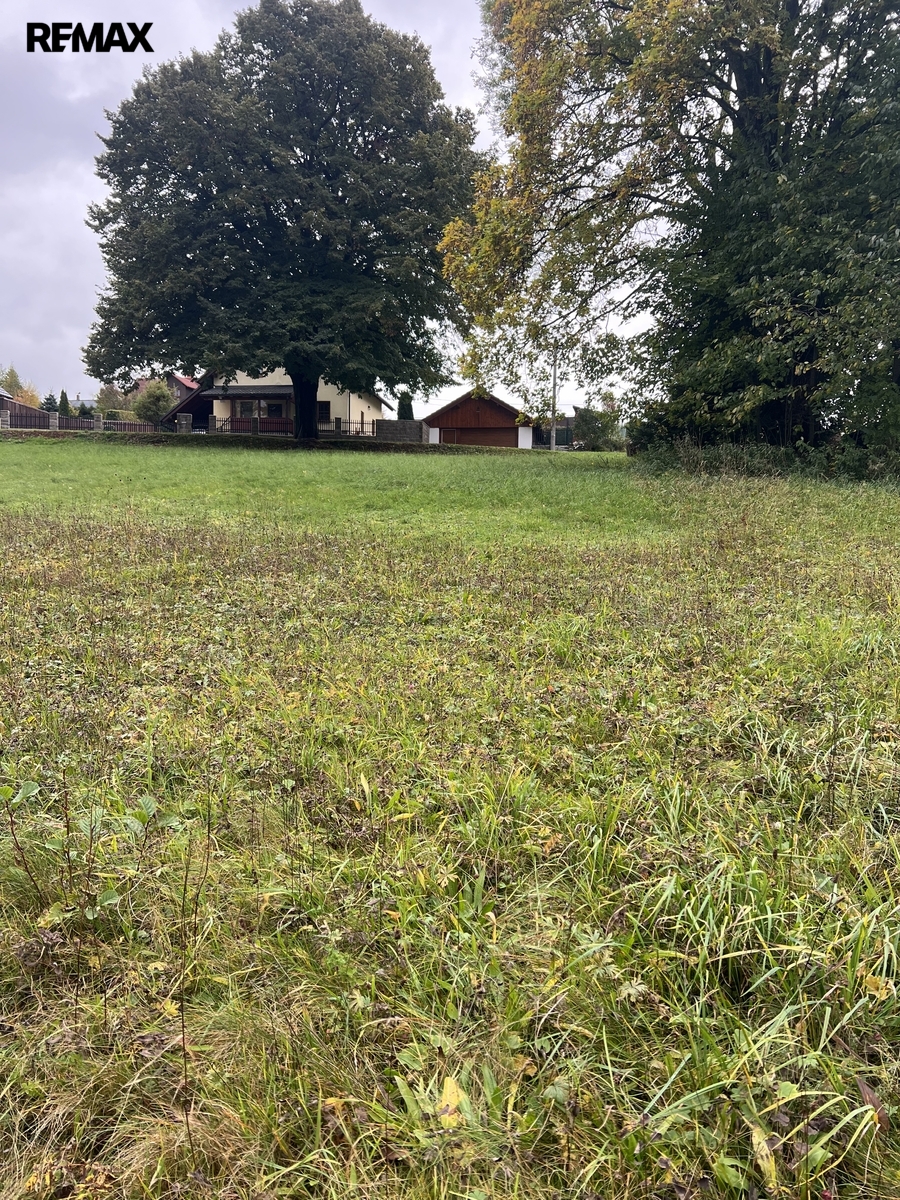 Pohled zespoda  pozemku