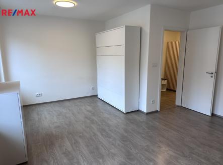 Pronájem bytu, 1+kk, 33 m²