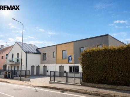 Pronájem bytu, 3+kk, 90 m²