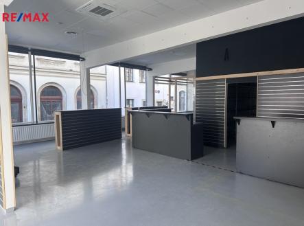 Pronájem obchodní prostor, 214 m²
