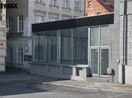 Pronájem obchodní prostor, 214 m²