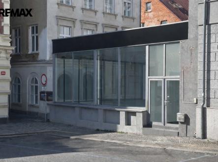 Pronájem obchodní prostory, 214 m²