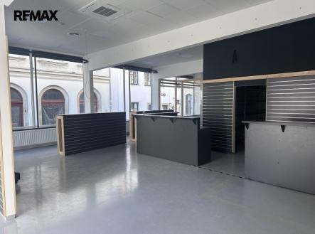 Pronájem obchodní prostory, 214 m²