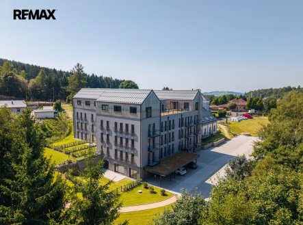 Střešní byt-domek 3KK, s před zahrádkou, Kokonín.