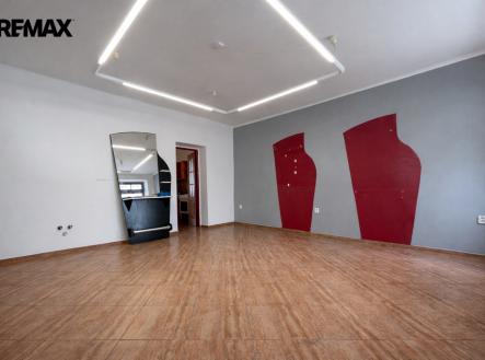 Pronájem obchodní prostor, 56 m²