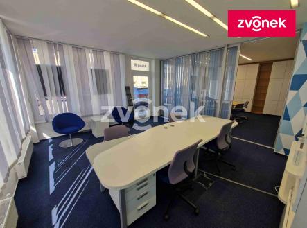 Pronájem kanceláře, 100 m²