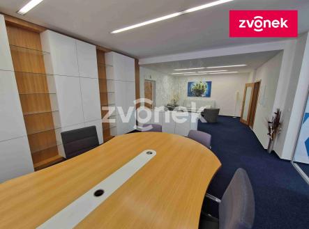 Pronájem kanceláře, 100 m²