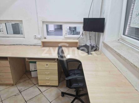 Pronájem komerčního objektu, výroba, 780 m²