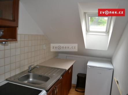 Pronájem bytu, garsoniéra, 28 m²