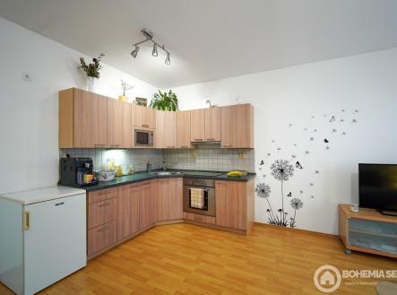 Pronájem bytu, 1+kk, 42 m²