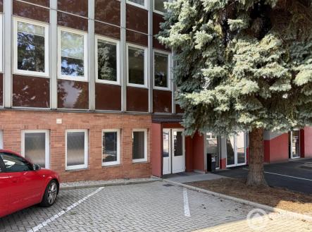 Pronájem kanceláře, 284 m²