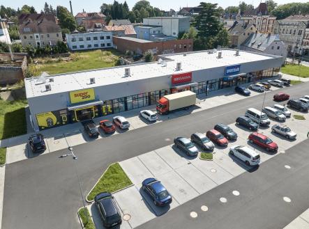Pronájem komerčního objektu, obchodní centrum, 322 m²