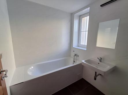 Pronájem bytu, 2+kk, 77 m²