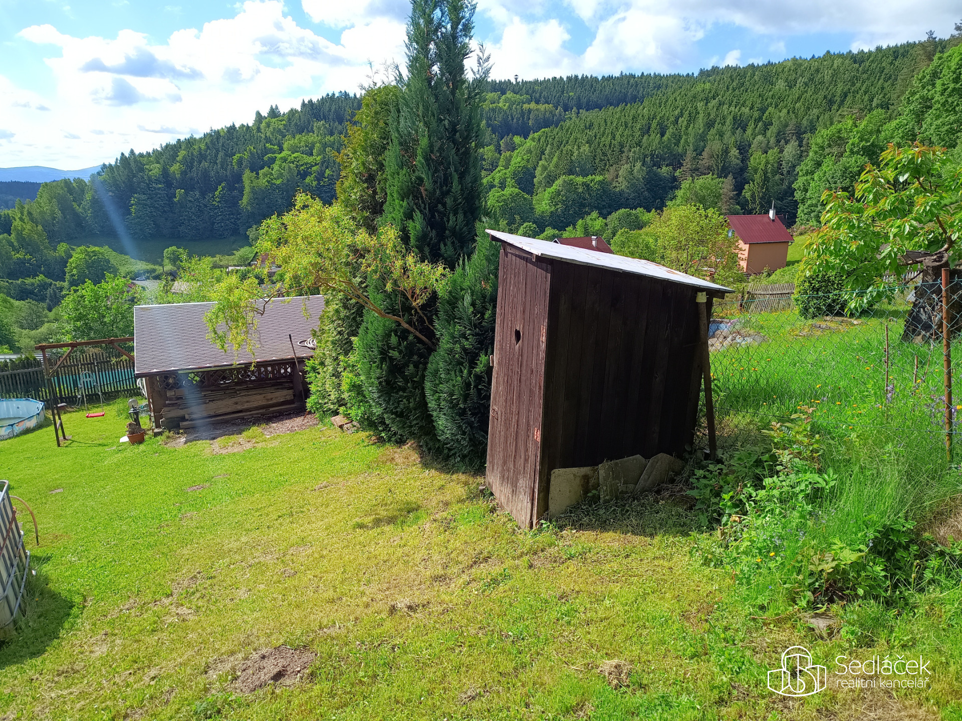 Chata s pozemkem v Oloví