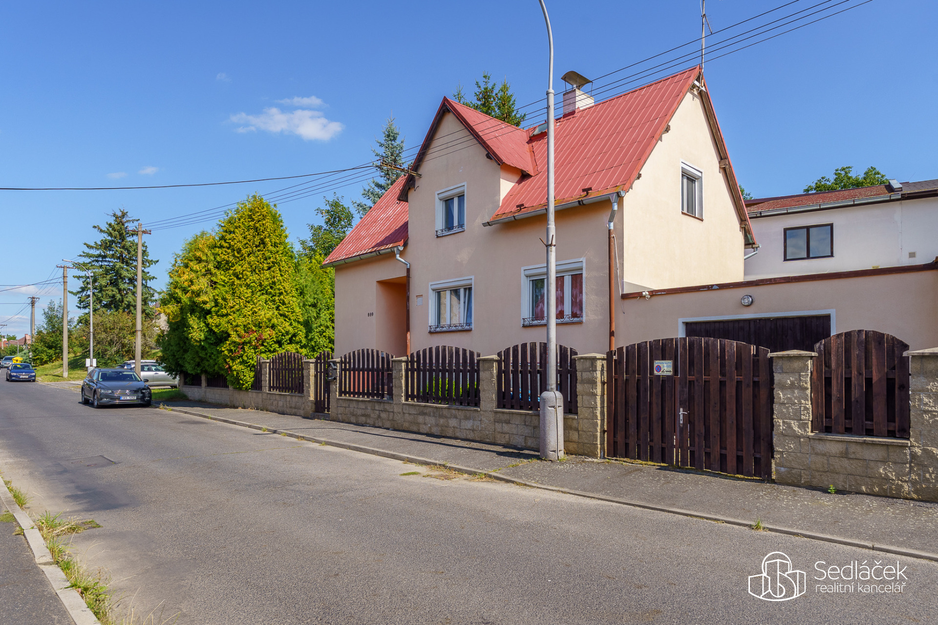 Rodinný dům 4+1 s garážemi  v Sokolově, ul. Slovenská