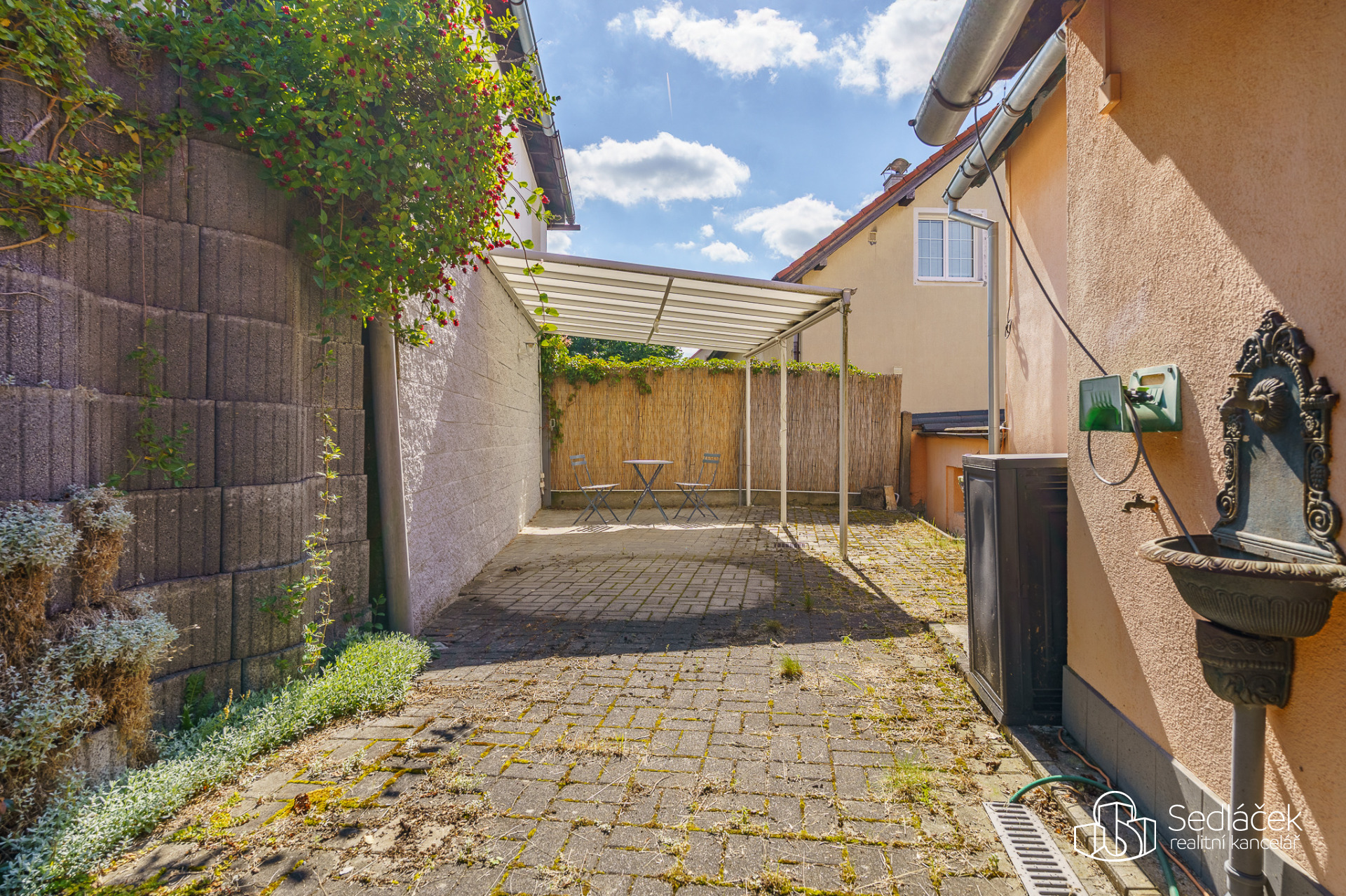 Rodinný dům 4+1 s garážemi  v Sokolově, ul. Slovenská