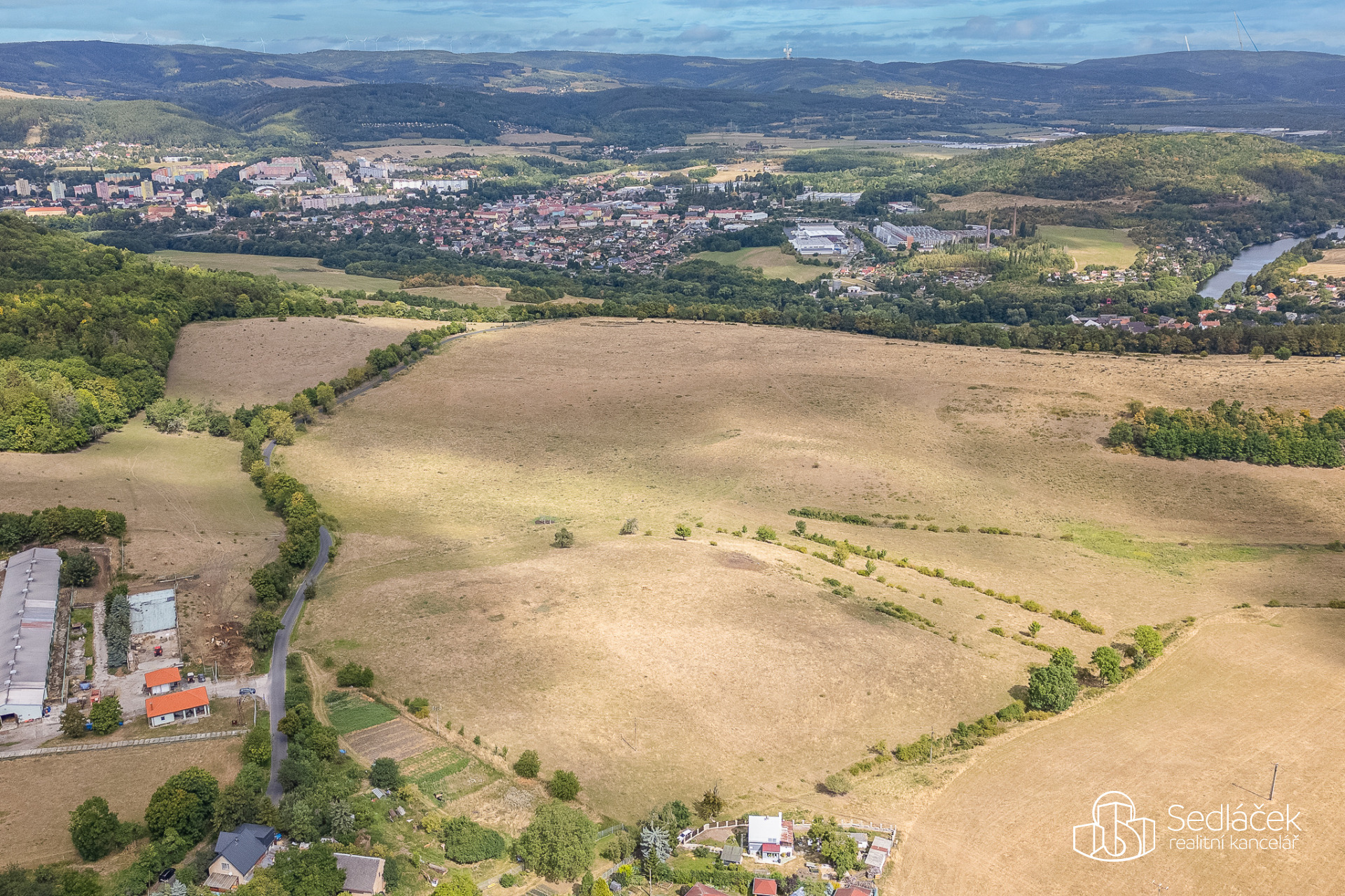 Pozemek 10 940 m² k bydlení i investici – Lestkov u Klášterce n. Ohří
