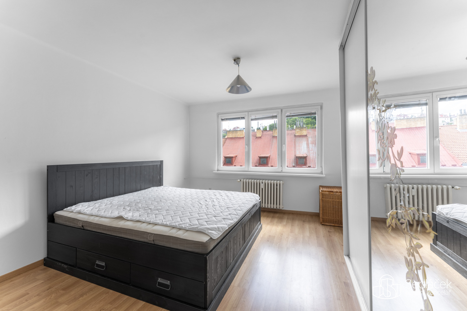 Prodej bytu 2+1 s garáží, Praha 5 – Smíchov