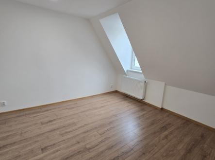 Pronájem bytu, 1+kk, 32 m²