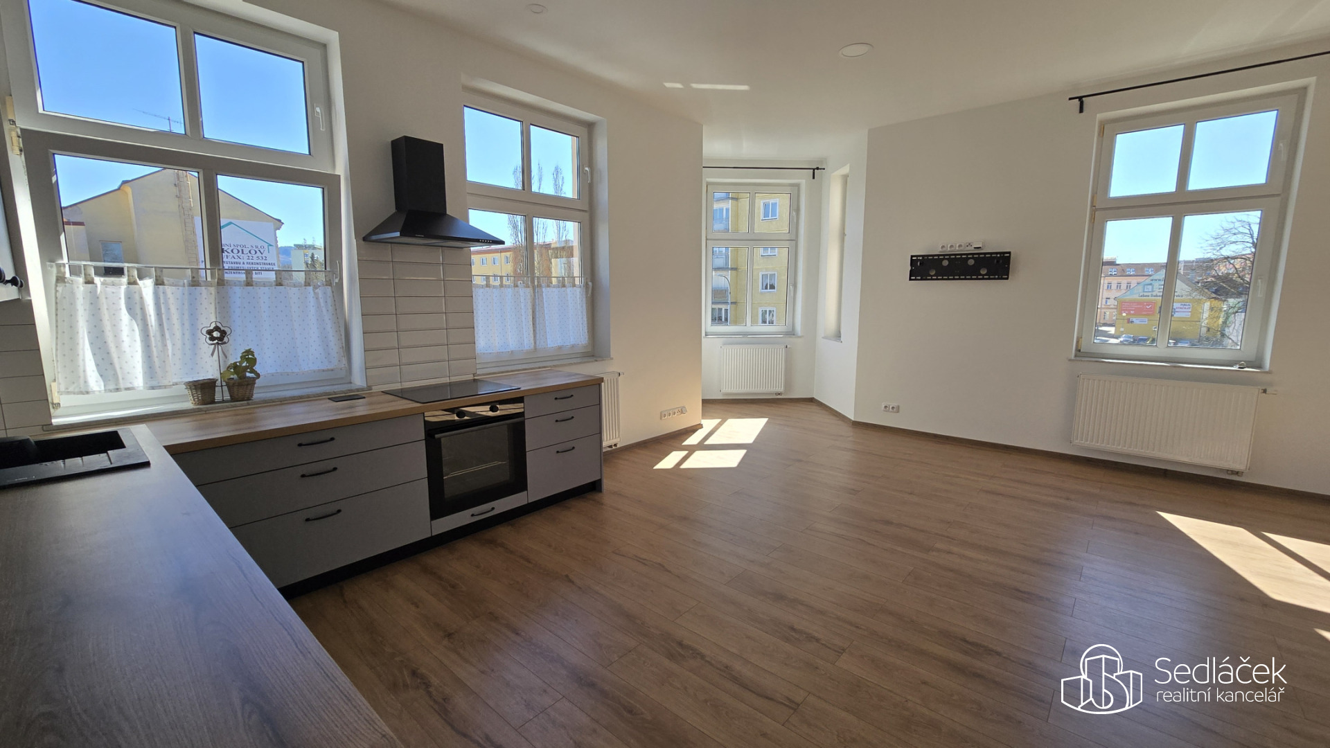 Nově k pronájmu prostorný byt 2+kk o výměře 57 m² v centru Sokolova