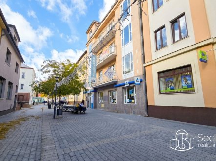 Kanceláře a další prostory k pronájmu v centru Sokolova