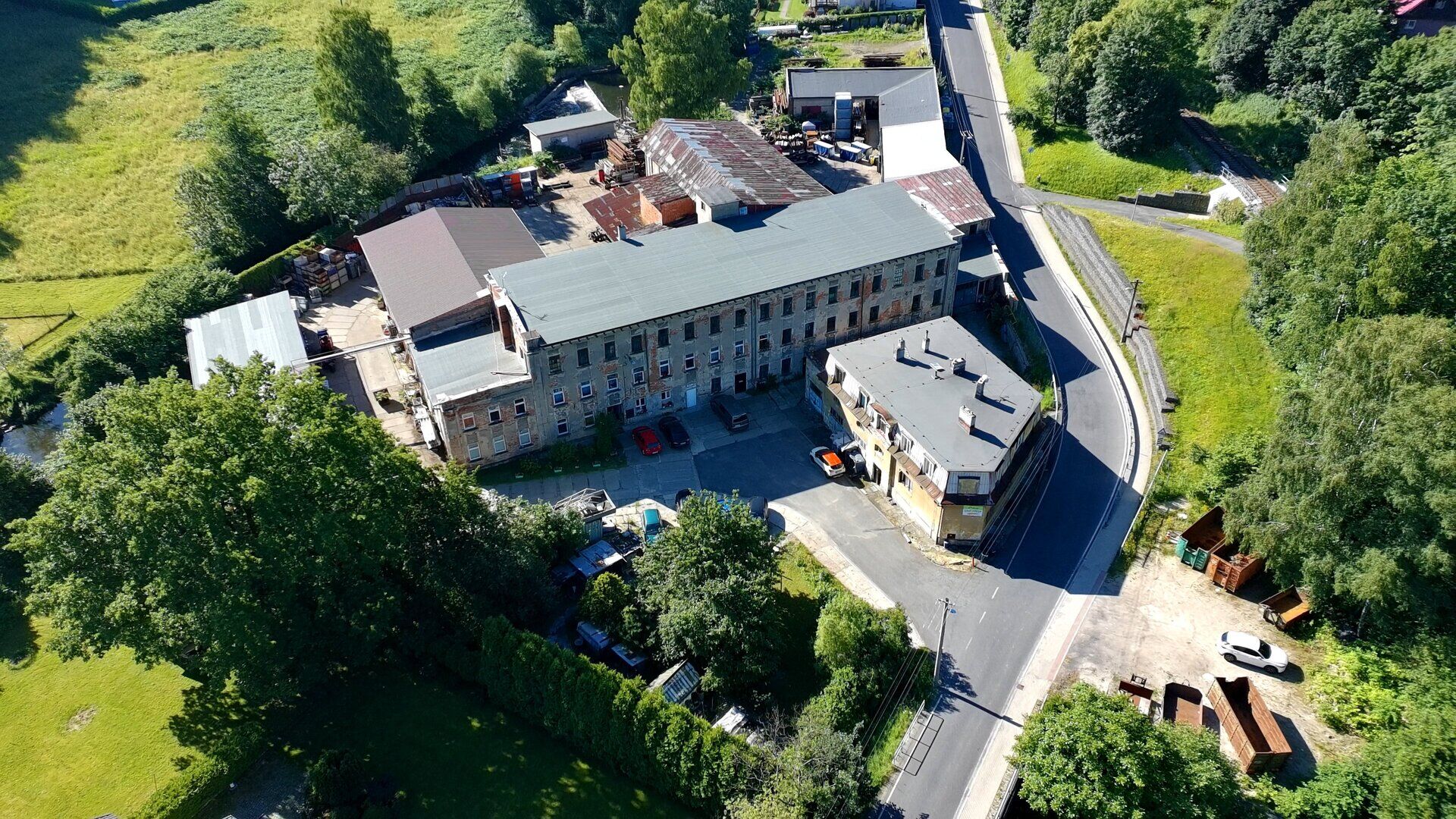 Výrobně-skladovací areál firmy zabývající se likvidací odpadů