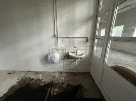 Pronájem výrobní prostor, 200 m²