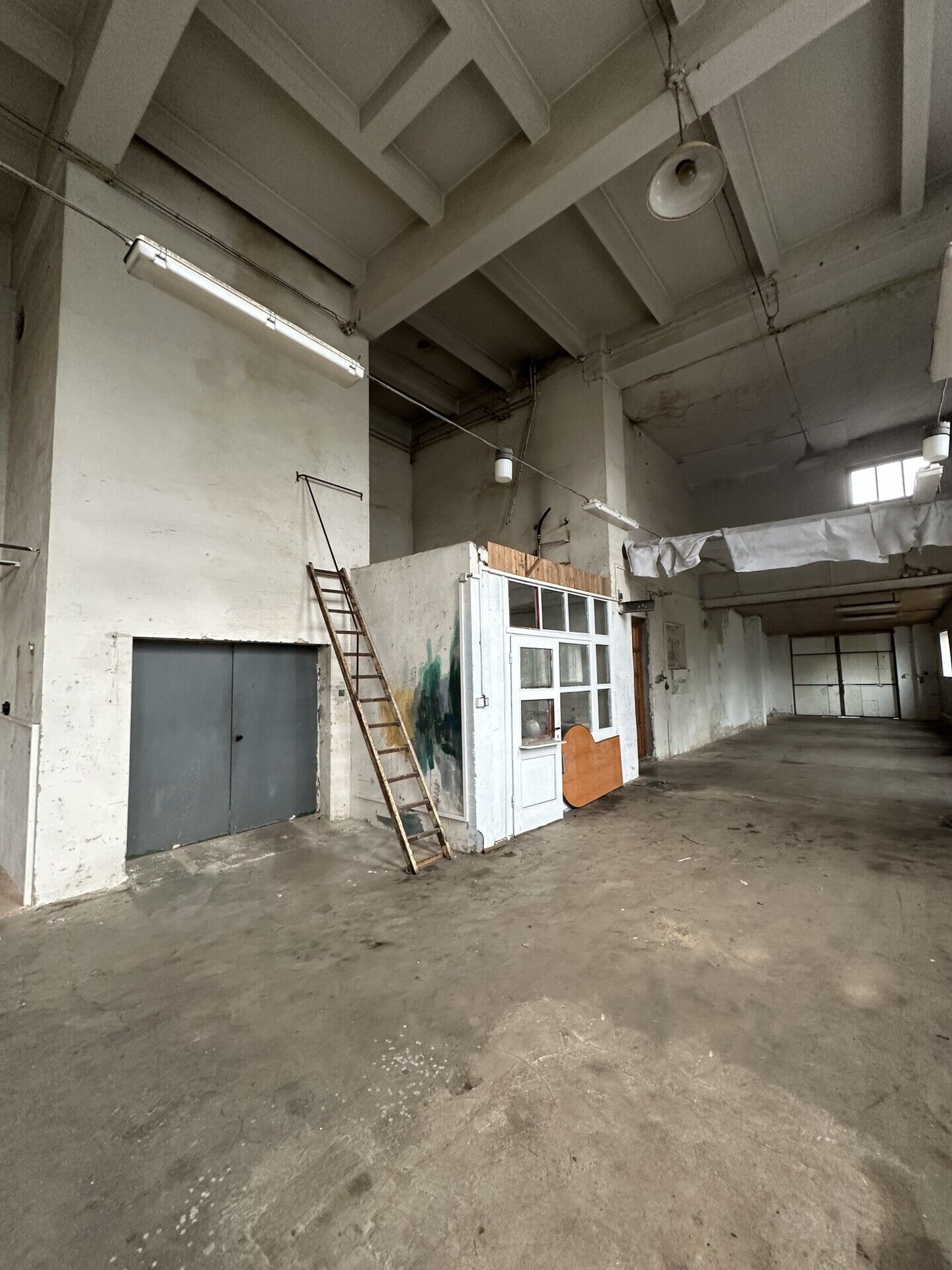 Výrobní/skladovací prostor 200 m2