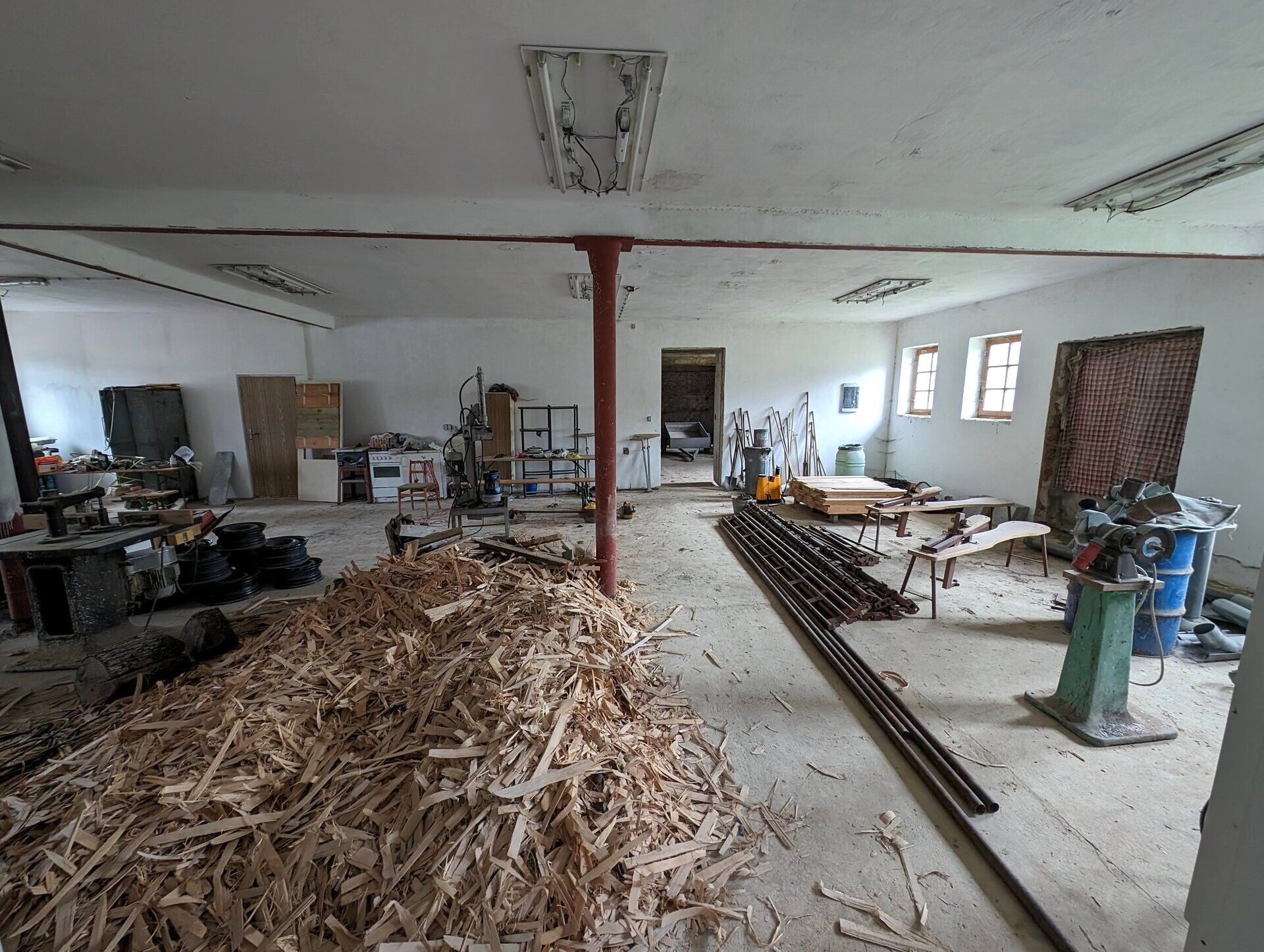 Samostatný podnikatelský objekt poblíž dálnice D10/E65