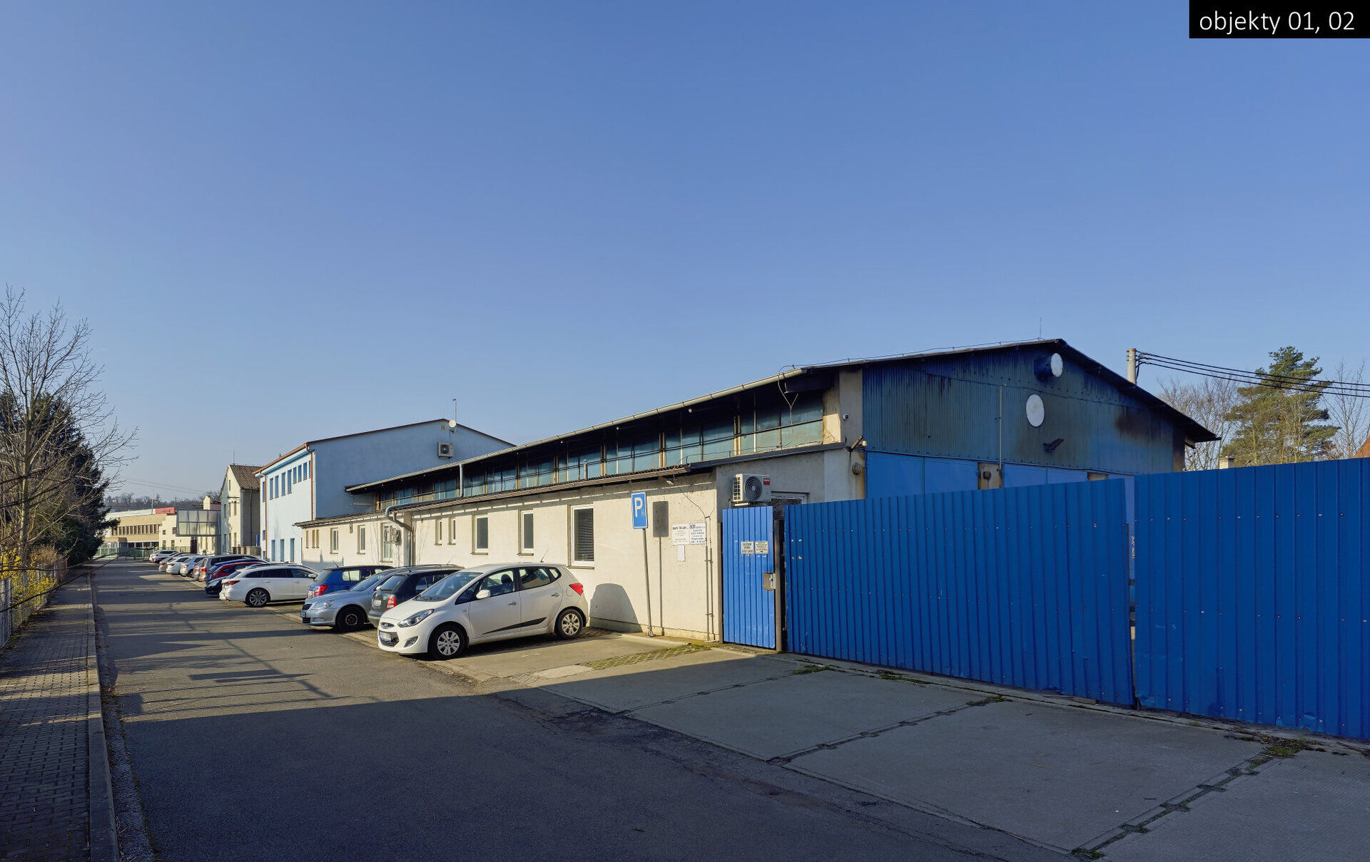 Areál k podnikání - haly a pozemky o výměře 4.387 m2