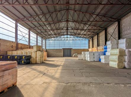 Pronájem komerčního objektu, sklad, 714 m²