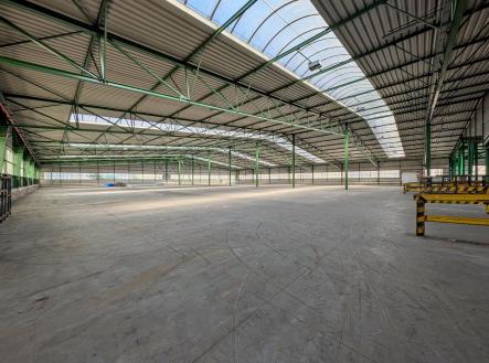 Pronájem komerčního objektu, sklad, 6 805 m²