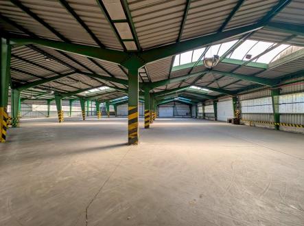 Pronájem komerčního objektu, sklad, 6 805 m²