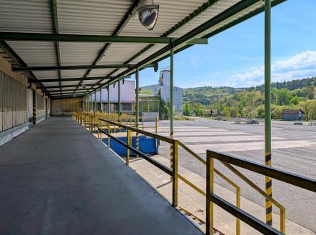 Pronájem komerčního objektu, sklad, 1 599 m²
