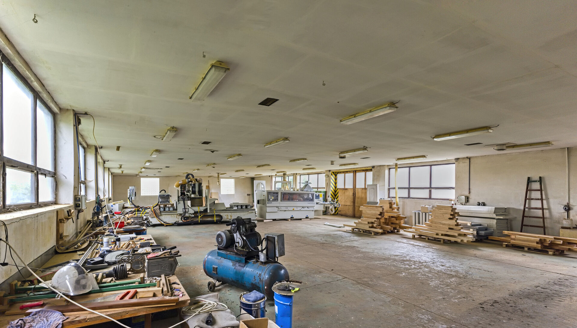 Přízemní zděná hala o ploše 629 m2