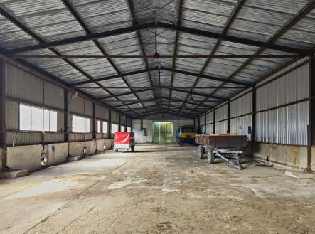 Pronájem komerčního objektu, sklad, 695 m²