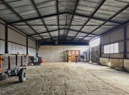 Pronájem komerčního objektu, sklad, 695 m²