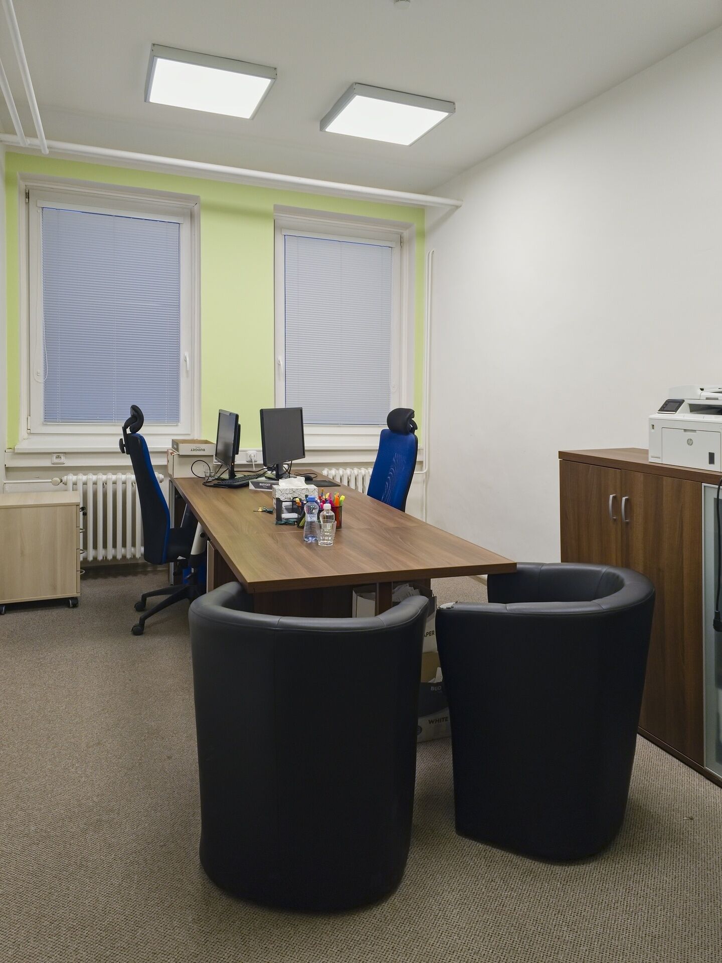 Kanceláře o celkové výměře až 182 m2 s parkováním