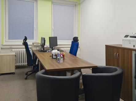 Pronájem kanceláře, 182 m²