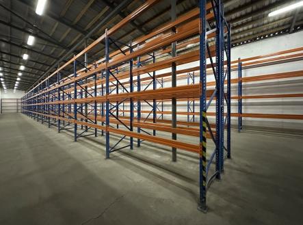 Pronájem komerčního objektu, sklad, 1 700 m²