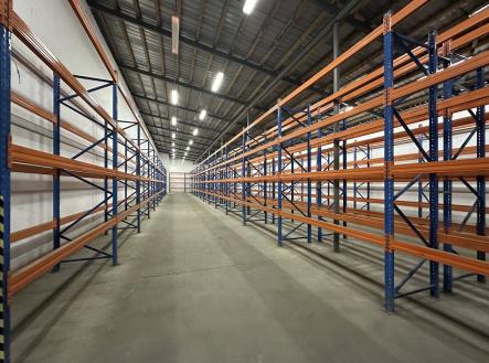 Pronájem komerčního objektu, sklad, 1 700 m²