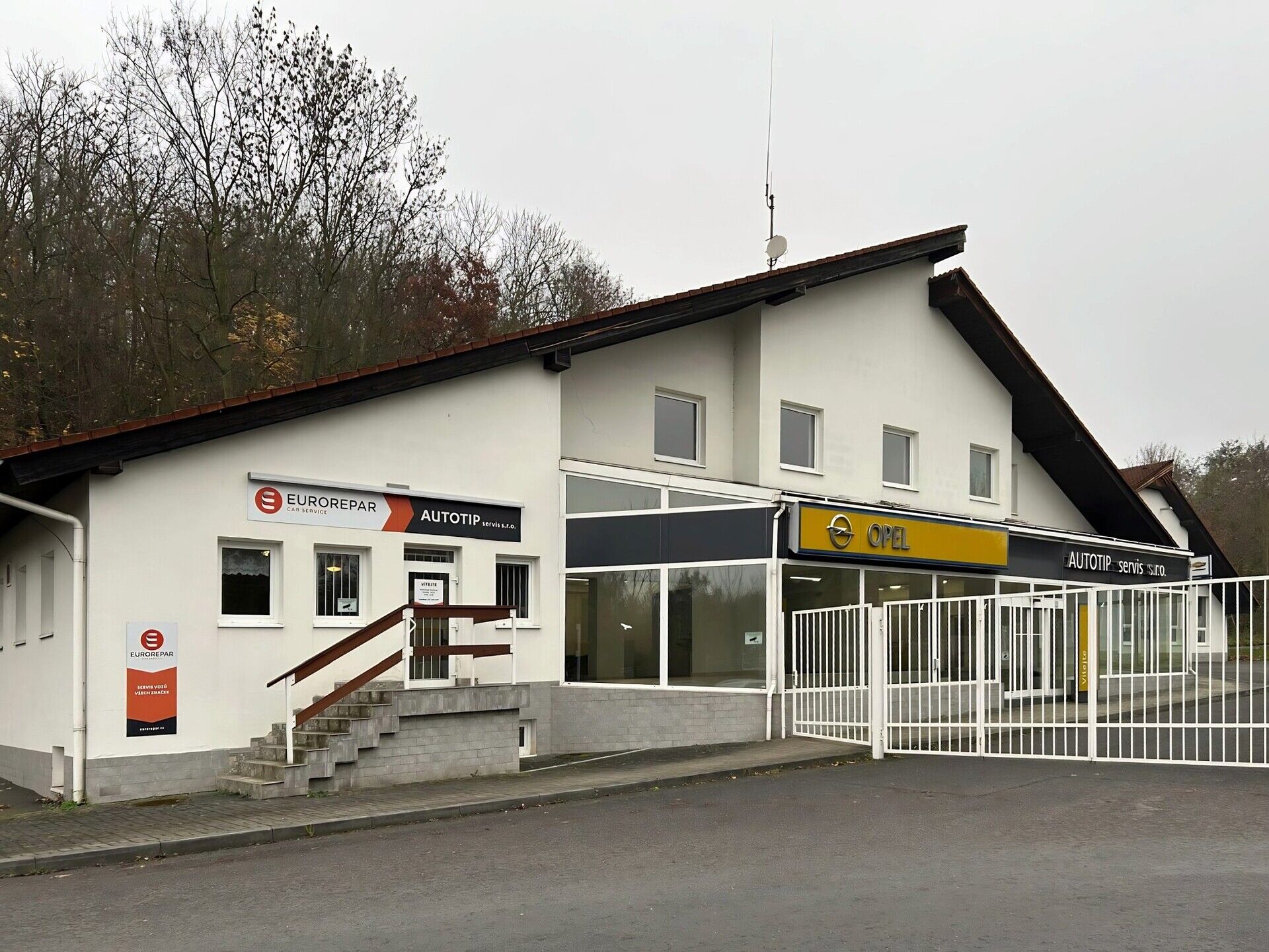 Multifunkční podnikatelský objekt o podlahové ploše 1.500 m2 s pozemky 3.062 m2