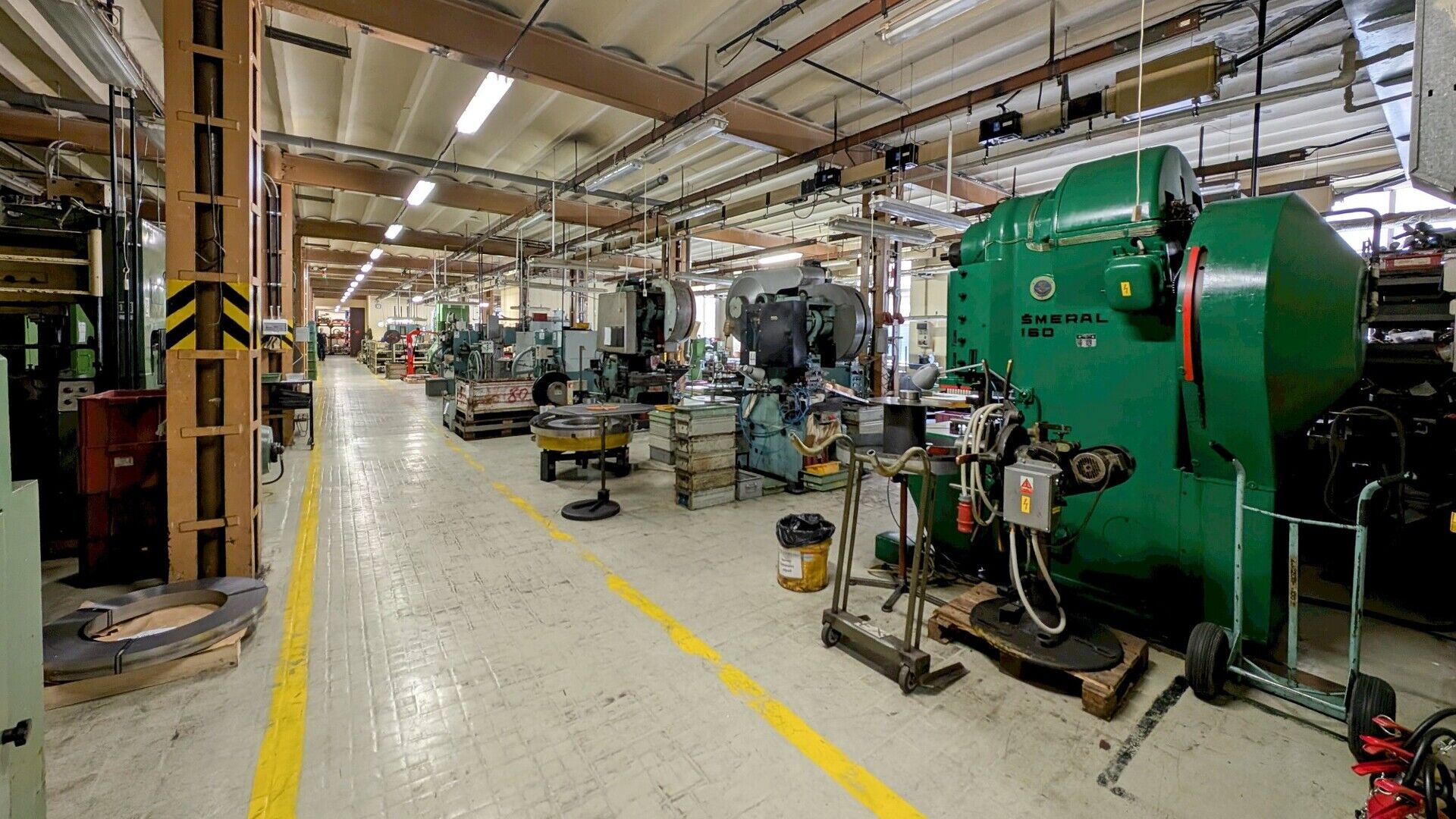 Průmyslový areál v Jablonci nad Nisou – ideální pro výrobu, skladování i obchodní činnost.