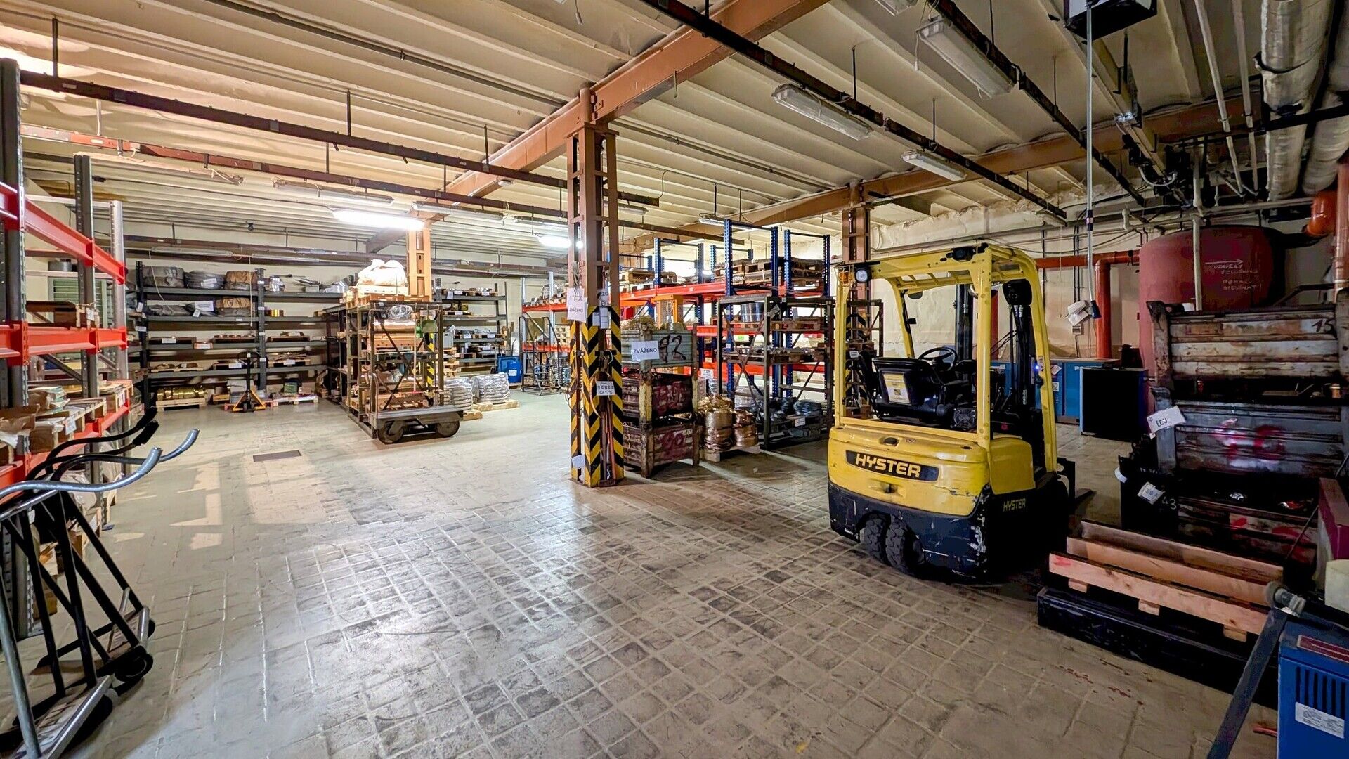 Průmyslový areál v Jablonci nad Nisou – ideální pro výrobu, skladování i obchodní činnost.